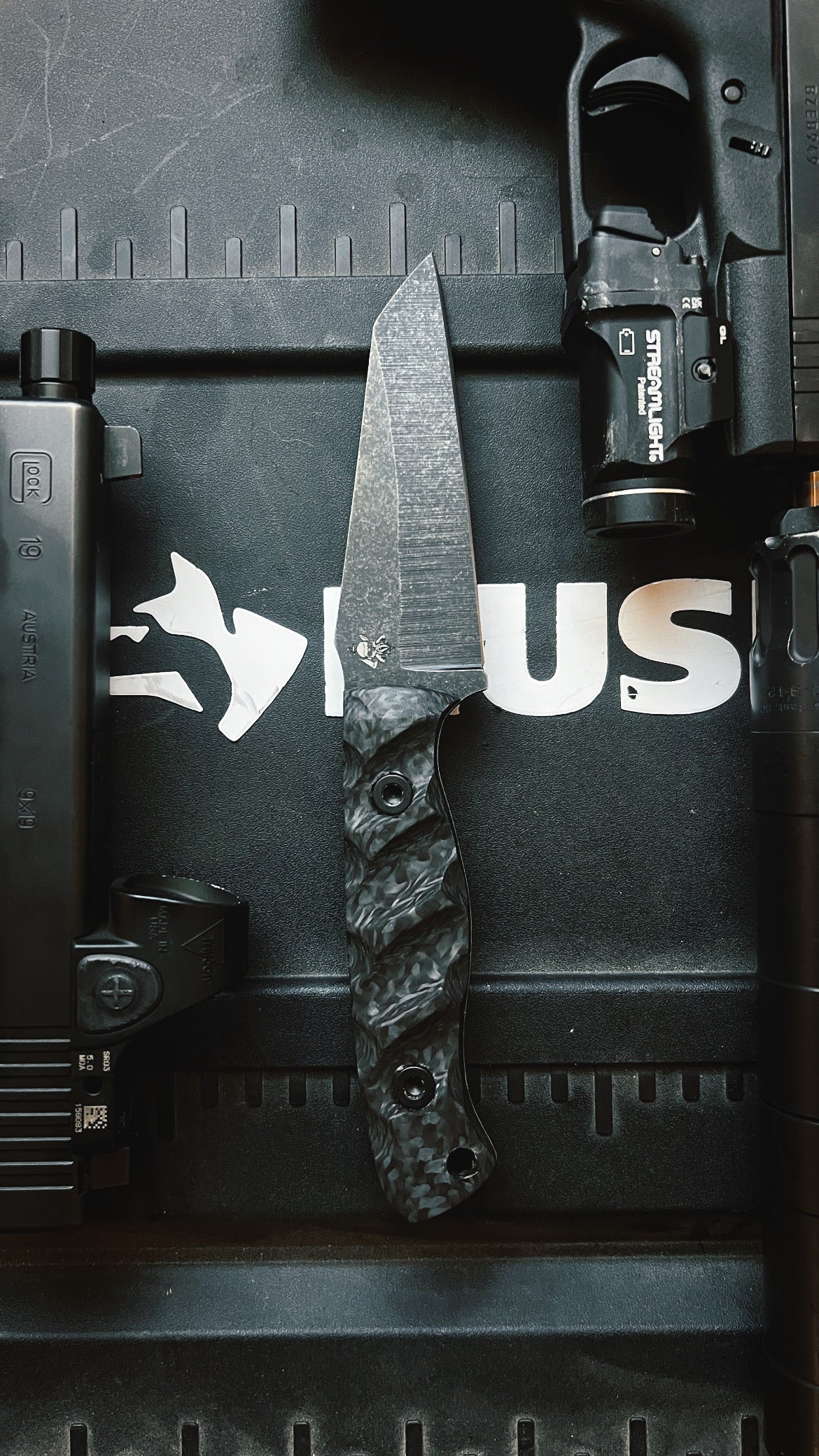Production Wharncliffe- Carbon Fiber