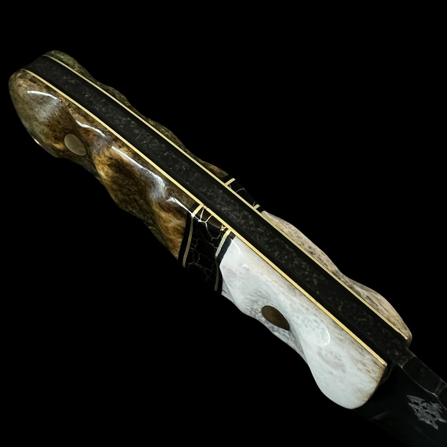 Magnacut Skinner- Elk Antler/ G10/ Brass/ Gold Webbed Tru Stone/ Giraffe Bone.